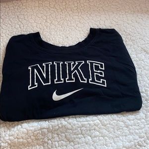 Black and white Nike t shirt